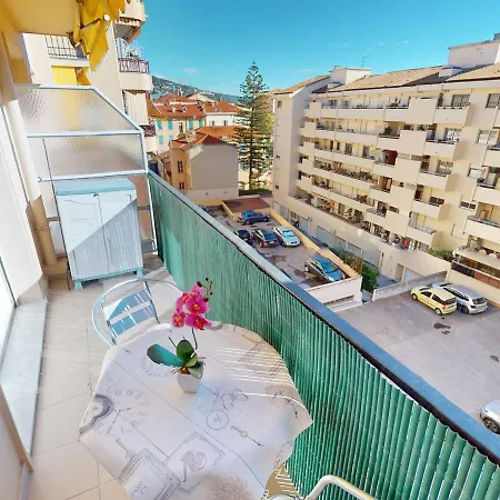 Apartment 2p Calme En Centre-ville Avec Balcon, Proche Plages Et Commerces - Fr-1-196-345 *